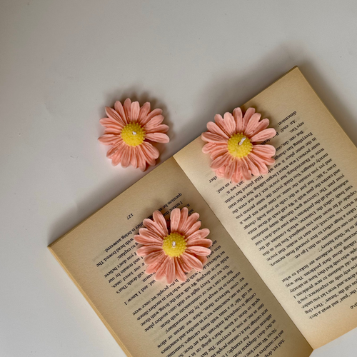 Daisy floating candles